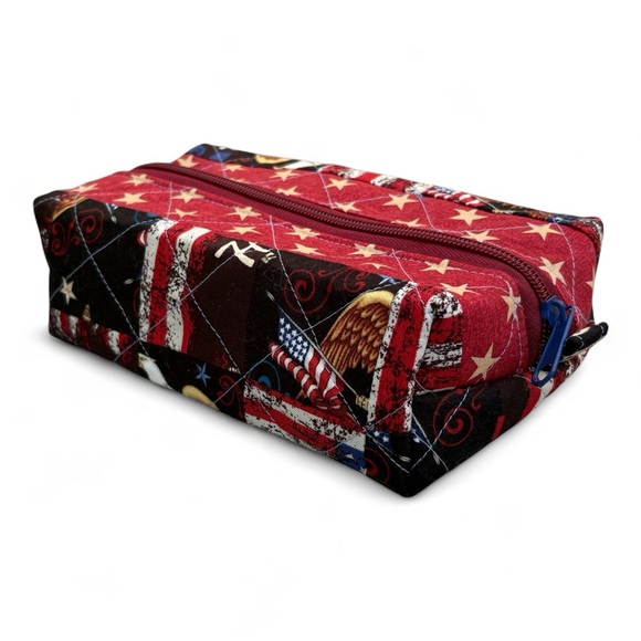 Red Star Patterned Zipper Pouch - Picture 8 of 10